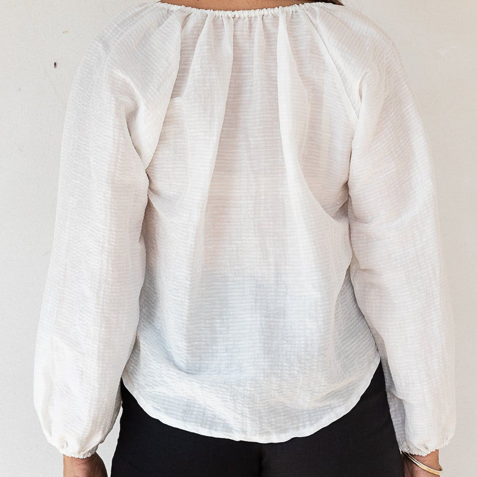Elastic neckline, delicate detail in silk/cotton/linen blouse, raglan style
